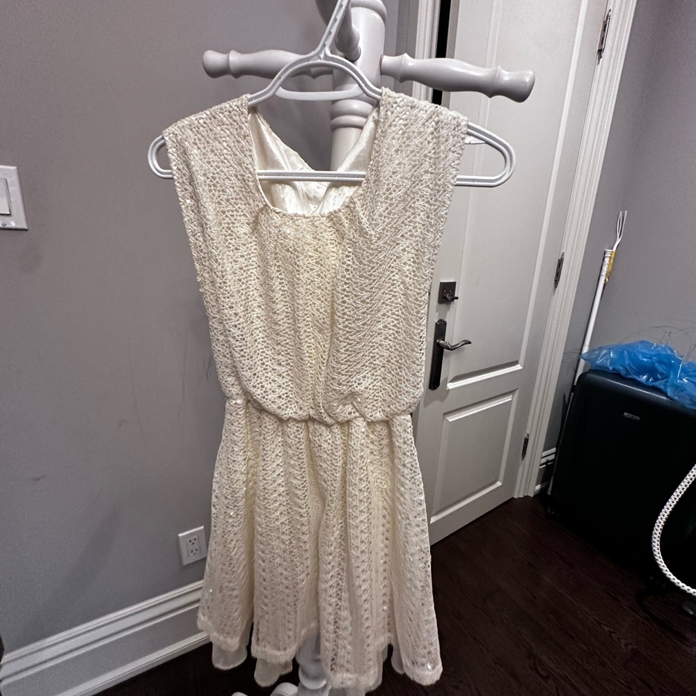 Elegant Cream Sleeveless Dress